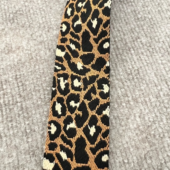 Stylish Black Shoulder Bag with Leopard Guitar Strap - Picture 4 of 7